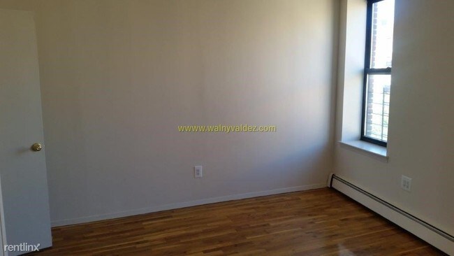 Foto del edificio - 1 br, 1 bath  - 1348 Sheridan Ave