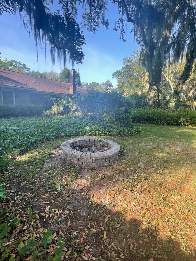Building Photo - RIVER OAKS- WILMINGTON ISLAND-
