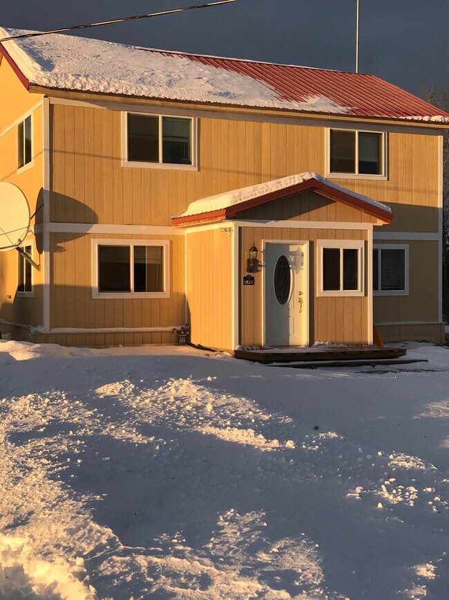 Building Photo - 1711 Clearwater Road Unit D