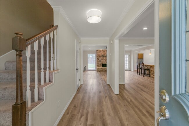 Building Photo - 14915 Chadbourne Dr
