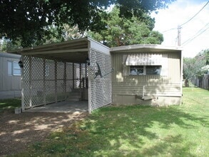 Building Photo - 538 N Elm Ave