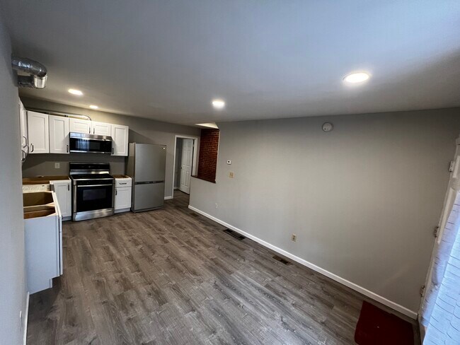 Foto del edificio - 714 Chadwick S St
