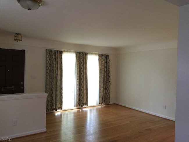 Building Photo - 630 Orchard View Dr
