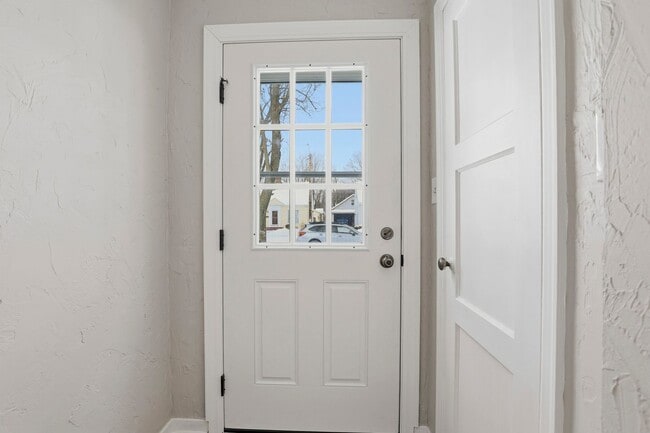 Building Photo - 3 Bedroom House in Green Bay