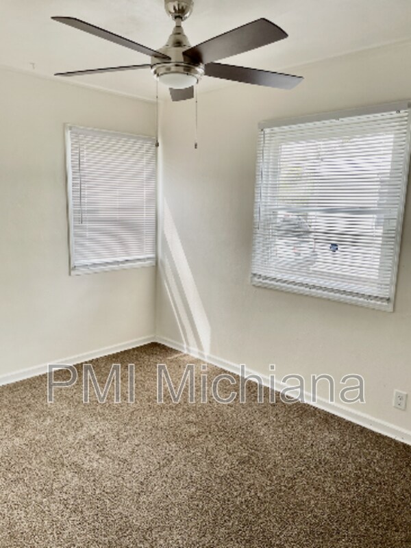 Building Photo - 4628 Meadow Ln
