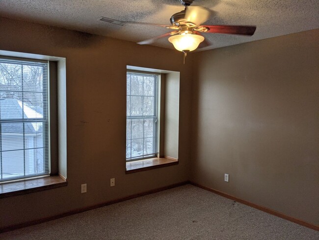 Building Photo - 2 bedroom, 2 bath condo in North Liberty