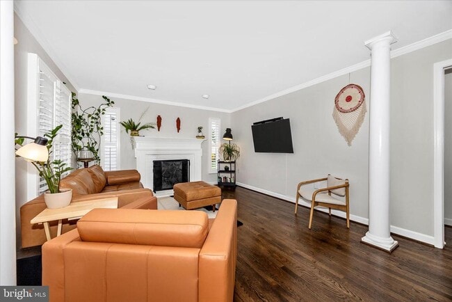 Foto del edificio - 2465 Bear Den Rd