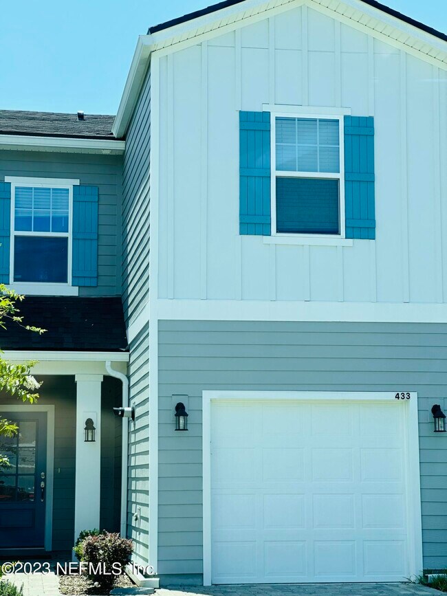 Building Photo - 433 Pine Bluff Dr
