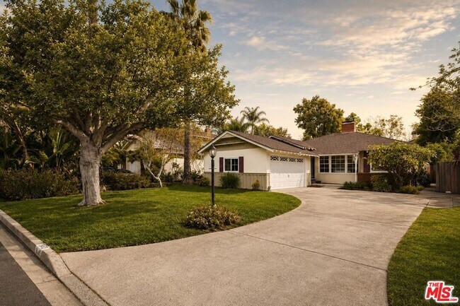 Foto del edificio - 13143 Valleyheart Dr