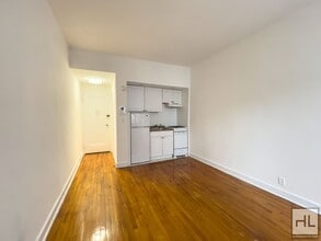 Building Photo - East 61 Street