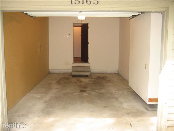 Building Photo - 15167 Kelly St