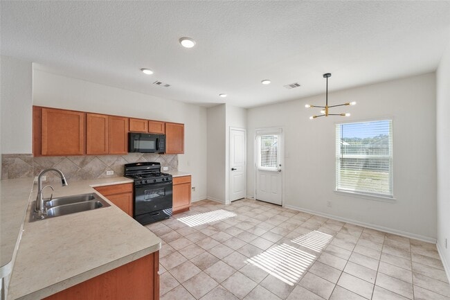 Building Photo - 5006 Fairwater Ct