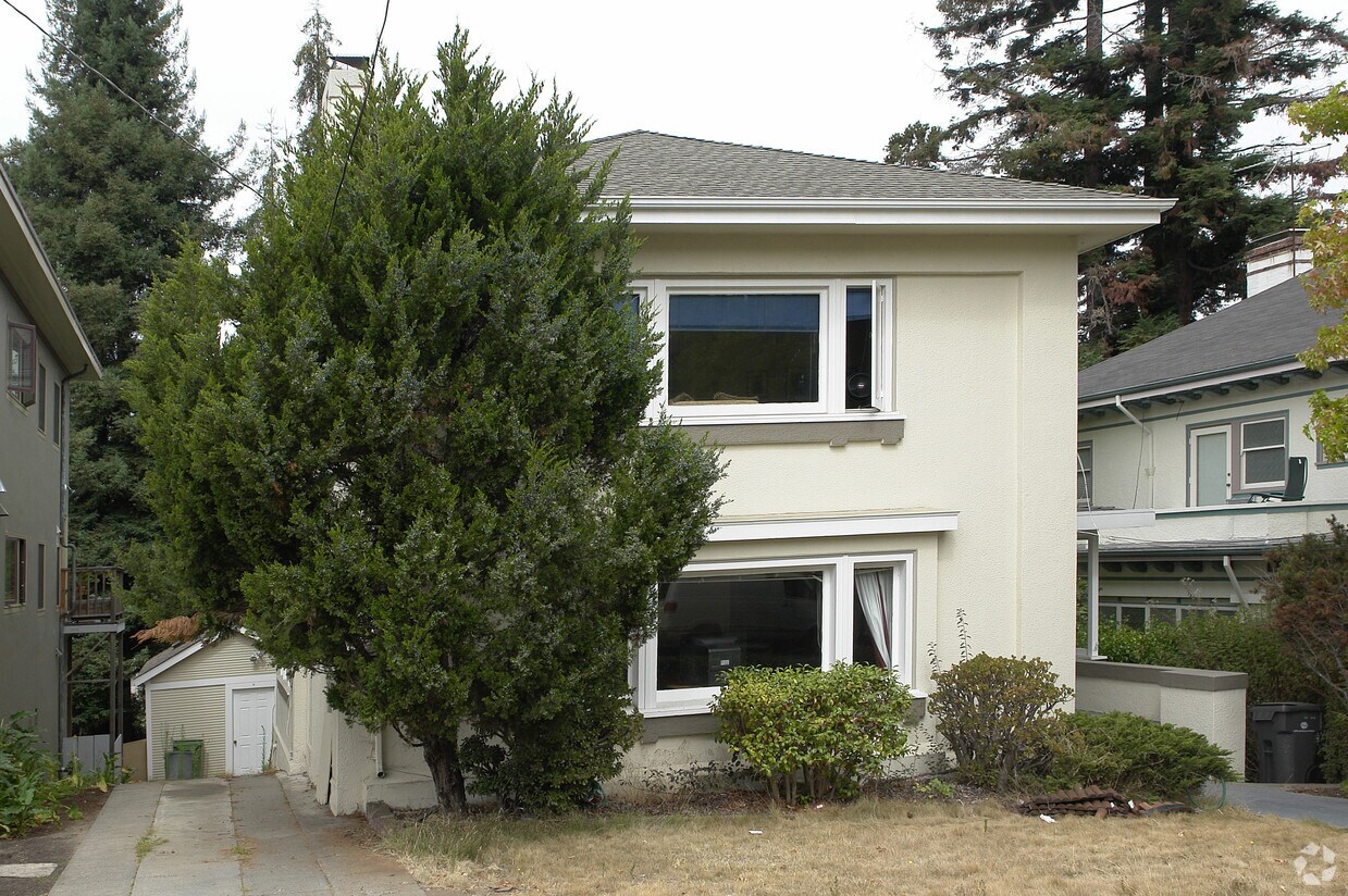 Primary Photo - 1055 Walker Ave