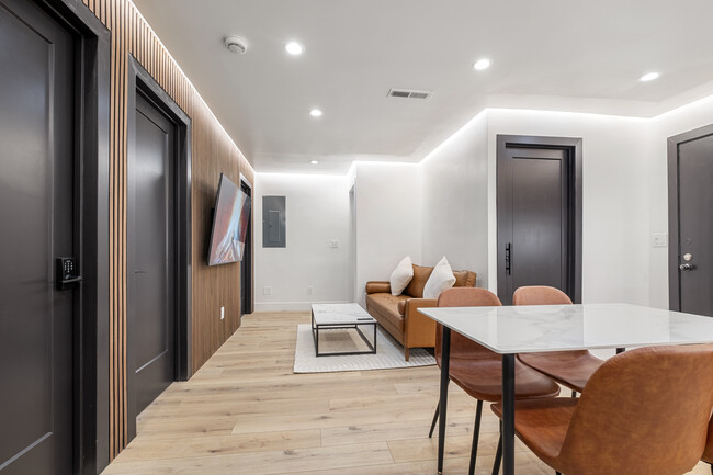 Foto del edificio - 2414 Dwight Way