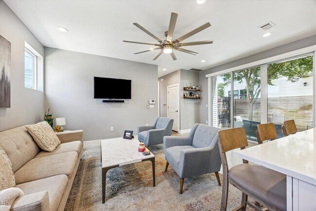 Building Photo - 1153 Webberville Rd