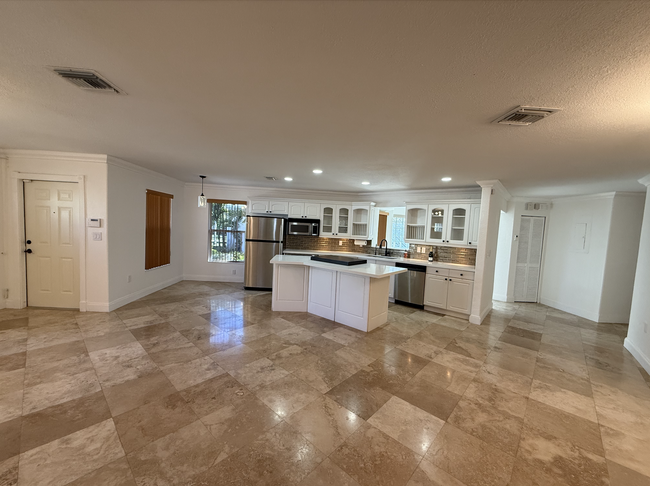 open floor plan kitchen,living, dining - 1644 Jackson St