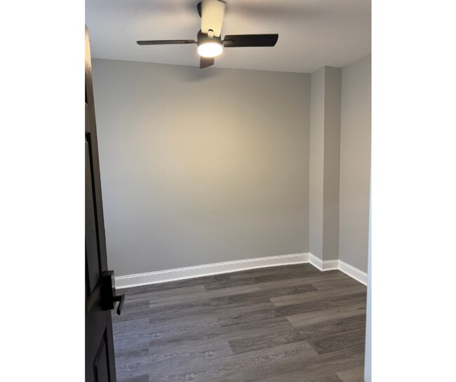 Foto del edificio - 3317 Ravenwood Ave