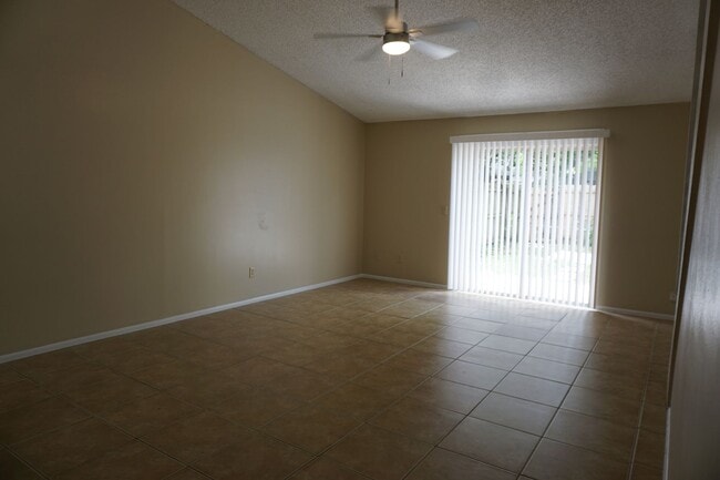 Building Photo - 3 bedroom / 2 bathroom home in Atlantic Beach