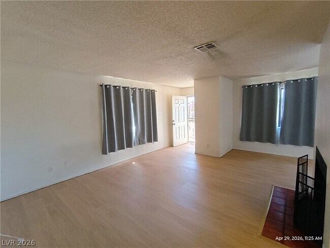 Foto del edificio - 6228 Ilanos Ln