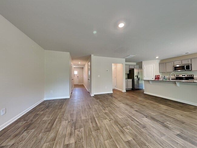 Foto del edificio - Apply Today! Honey Tree Community