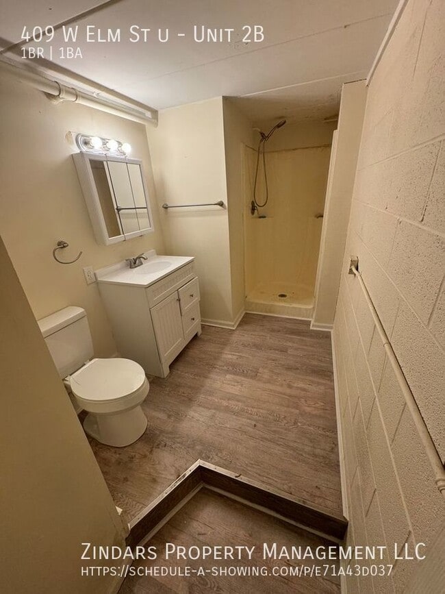 Building Photo - Remodeled studio Apartment in Urbana, IL
