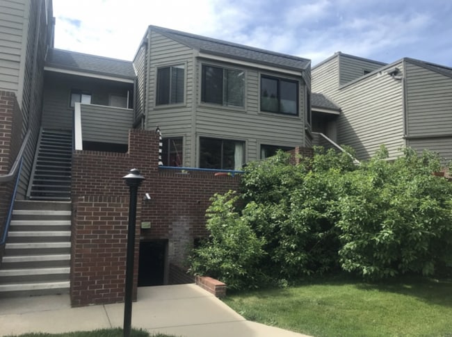 "Charming 2-Bed, 2-Bath Boulder Apartment with Cozy Fireplace and Spacious 1030 Sq Ft Layout!" - "Charming 2-Bed, 2-Bath Boulder Apartment with Cozy Fireplace and Spacious 1030 Sq Ft Layout!"