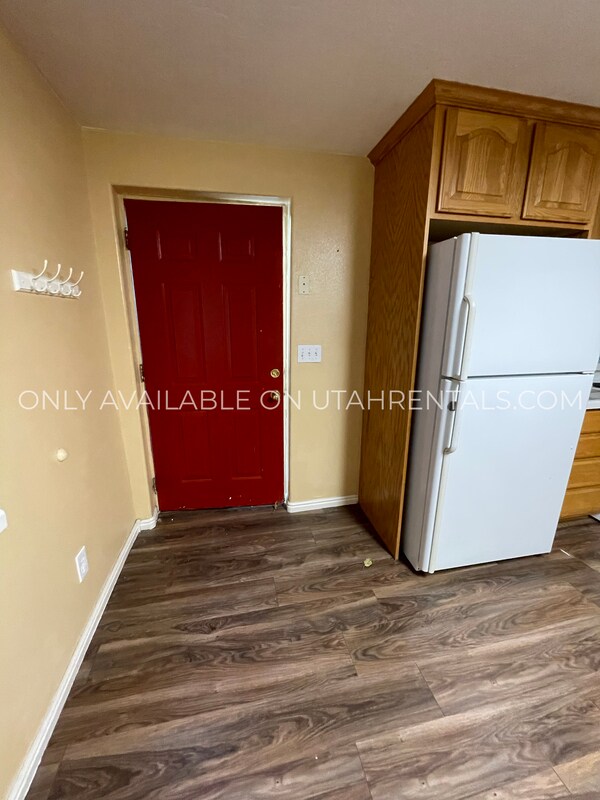 Building Photo - 135 E 1200 N