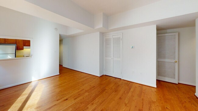 Foto del edificio - Dupont/U Street Corridor Two Bedroom In Fa...