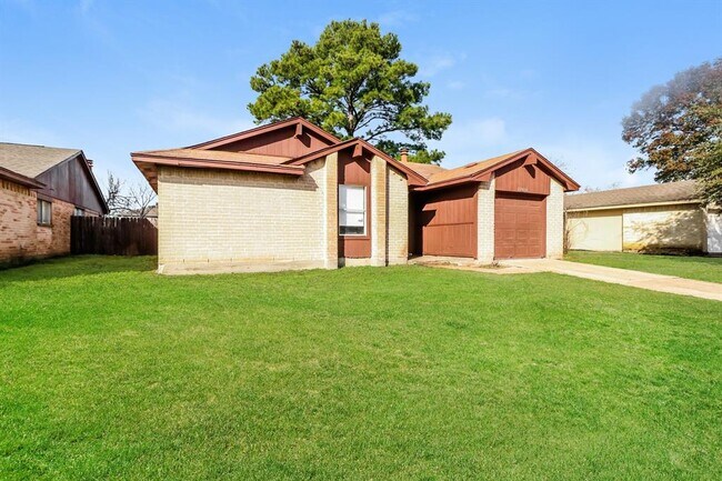 Foto del edificio - 12631 Day Hollow Ln