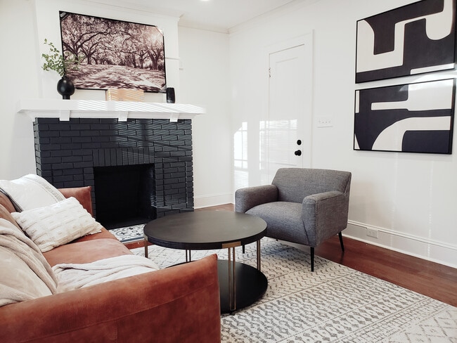 Photo - Room in House on Evans Dr SW