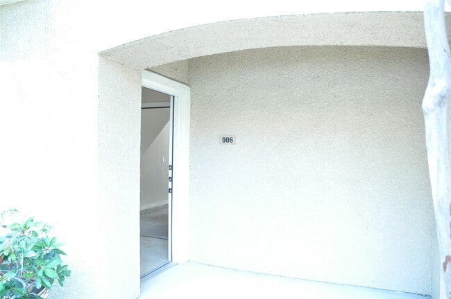 Building Photo - 12707 Boheme Dr