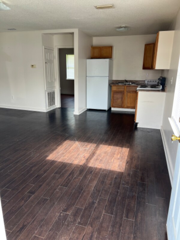 Foto del edificio - 19490 Magnolia St