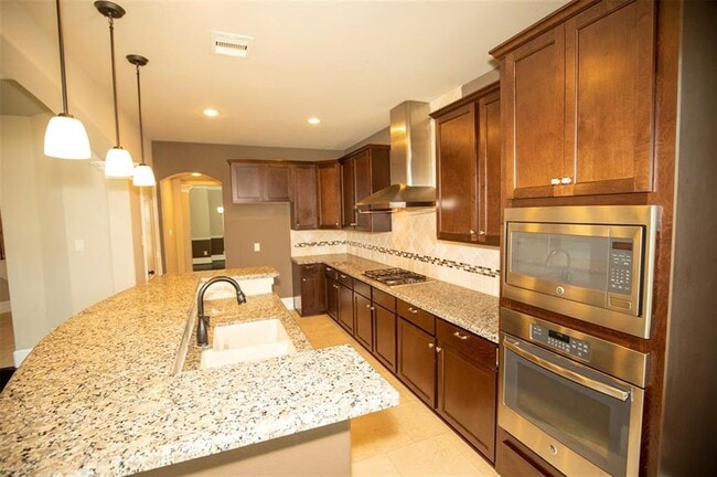 Building Photo - 21325 Kings Guild Ln
