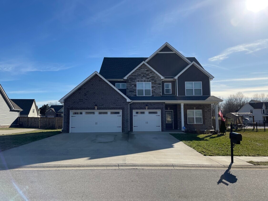 2834 Brunswick Dr, Clarksville, TN 37043 House Rental in Clarksville