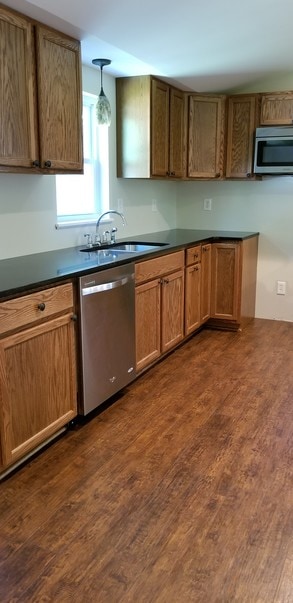 Kitchen - 1115 Campbell Blvd