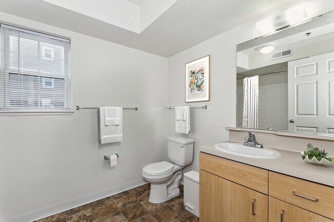 Building Photo - Limestone Creek Apartment Homes