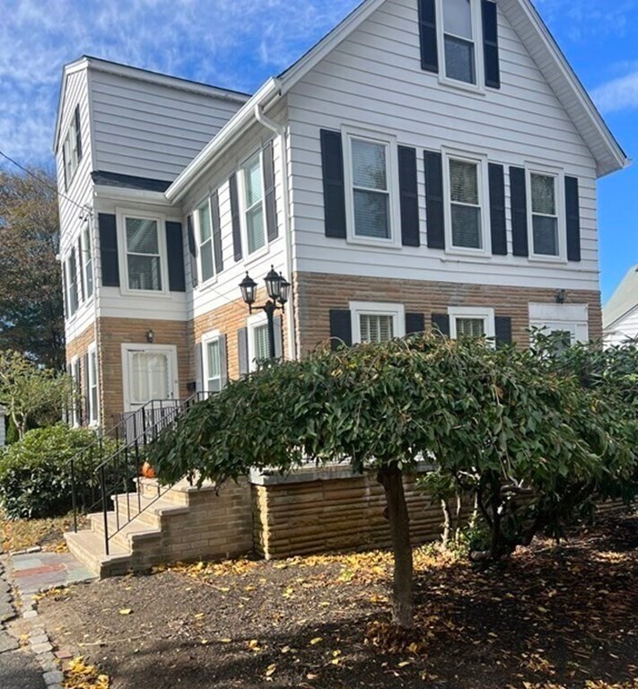 14 Hillcrest Ave Unit 14, Melrose, MA 02176 Room for Rent in Melrose, MA