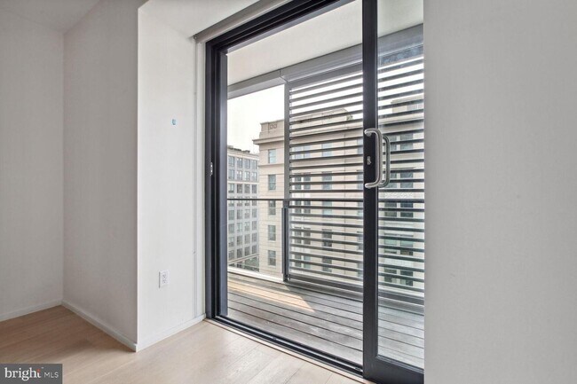 Foto del edificio - 925 H St NW