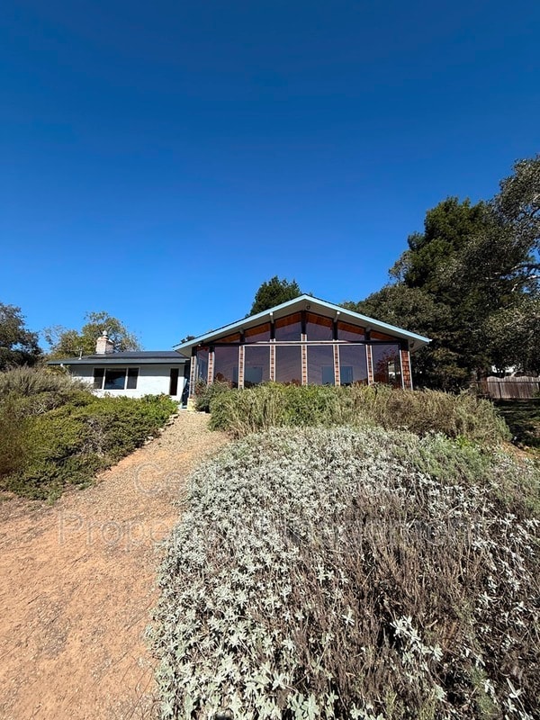 Foto del edificio - 17959 Berta Canyon Rd