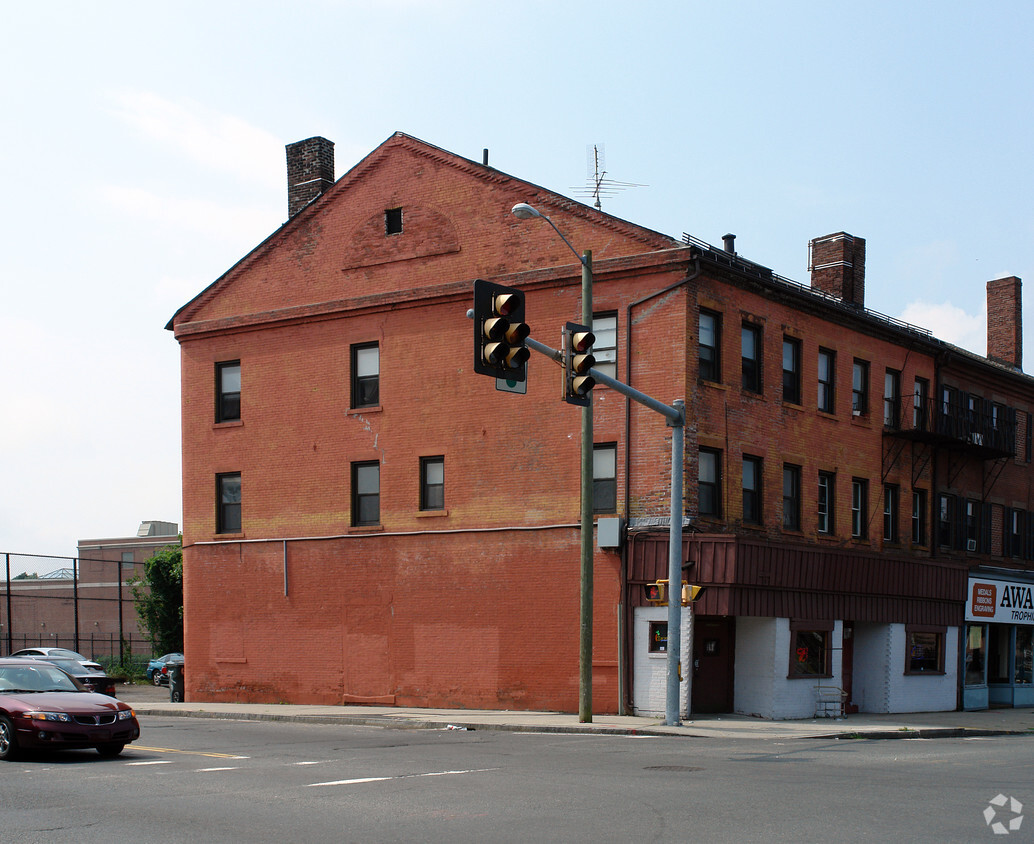 Building Photo - 473-477 State St