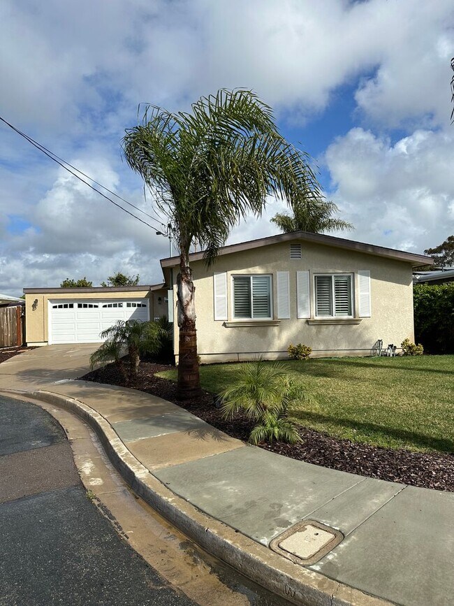 Building Photo - BEAUTIFUL AND SPACIOUS 3 BED - 2 BATH HOUS...