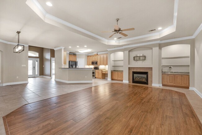 Foto del edificio - Luxury Living with Saltwater Pool, Florida Room & Generator