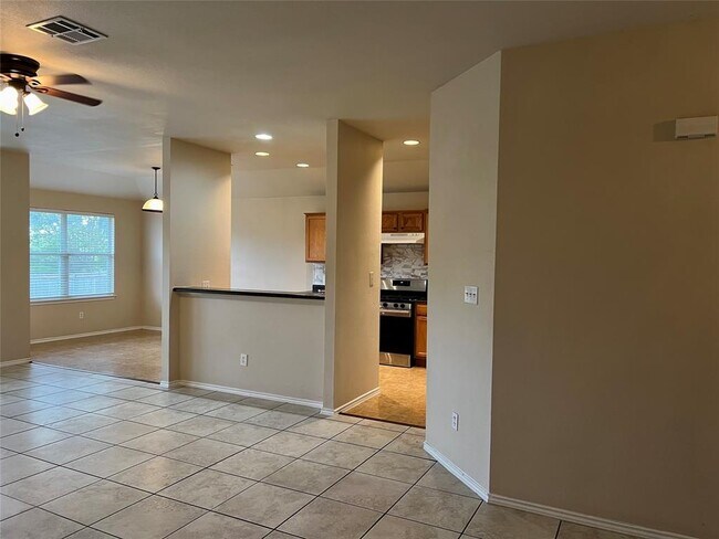 Building Photo - 12032 Timber Heights Dr