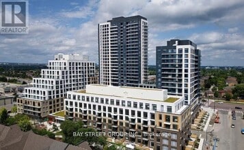 Building Photo - 8 Beverley Glen Blvd