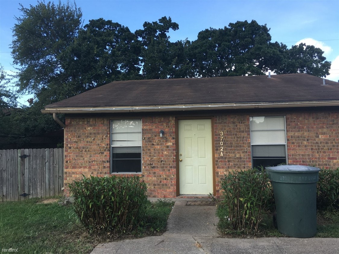 Primary Photo - 2 br, 1 bath Duplex - 3702 Forestwood Dr A