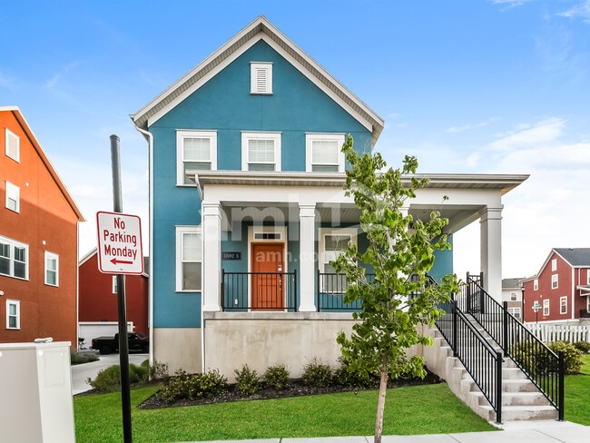 Building Photo - 11082 S Blue Byu Dr