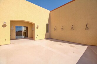 Building Photo - 2418 E Blue Diamond Dr
