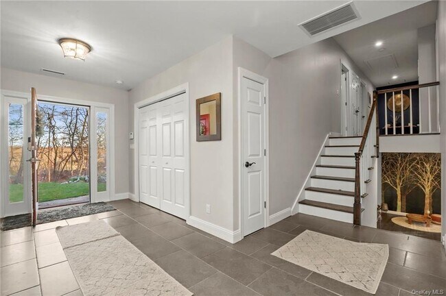 Building Photo - 442 Riversville Rd