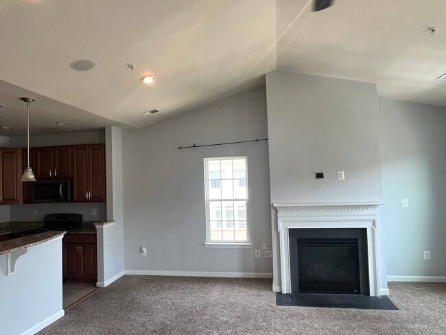 Building Photo - 5614 Virginia Ln
