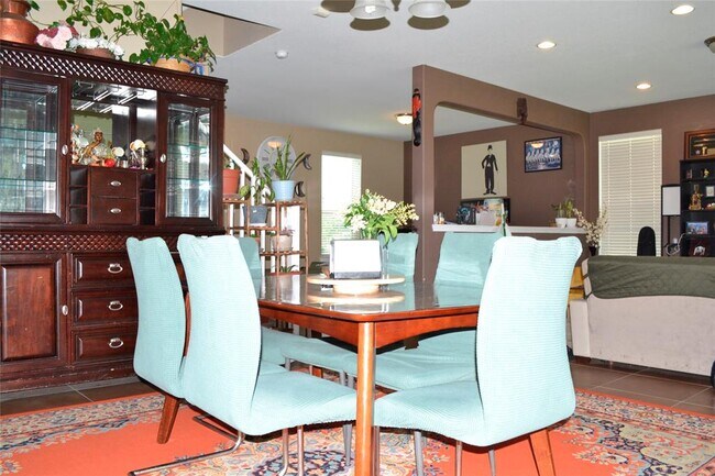 Foto del edificio - 2207 Howry Dr
